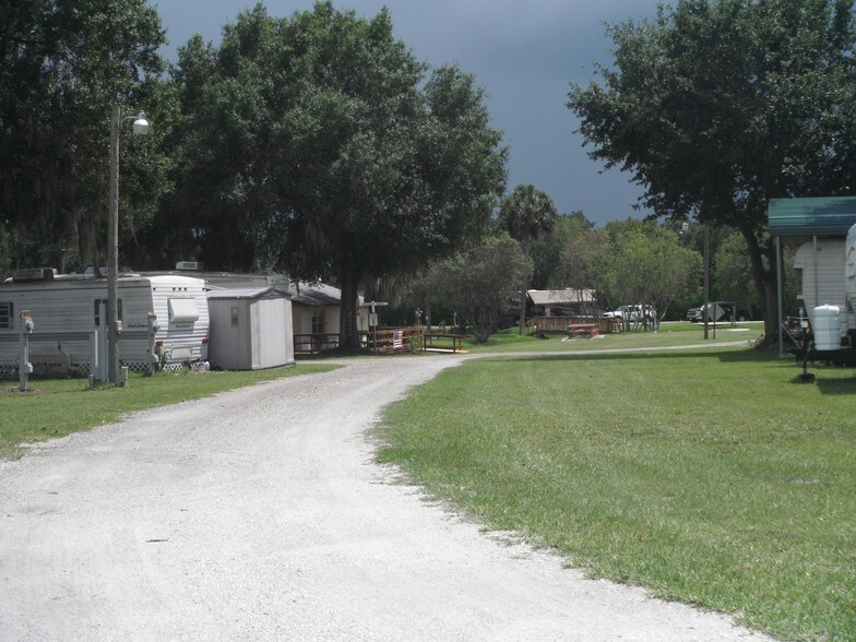 937 Sabal Palm Dr, Zolfo Springs, FL à vendre - Photo de l’immeuble – Image 3 sur 11