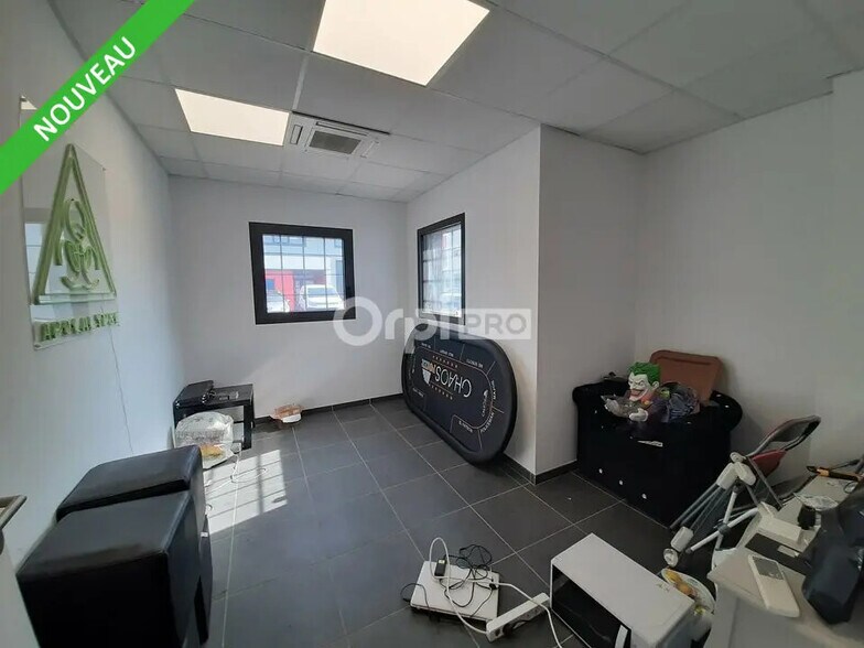 Local d’activités dans Valence à louer - Photo intérieure – Image 2 sur 8