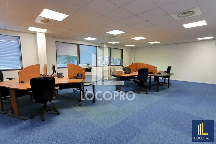 Bureau dans Aix-en-Provence à louer - Photo de l’immeuble – Image 3 sur 9