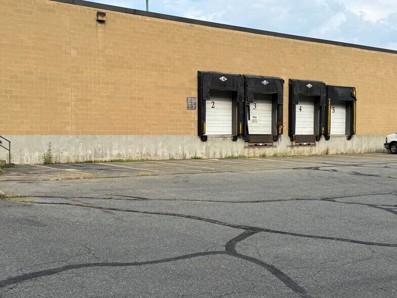 168 Ayer Rd, Littleton, MA à louer - Photo de l’immeuble – Image 2 sur 15