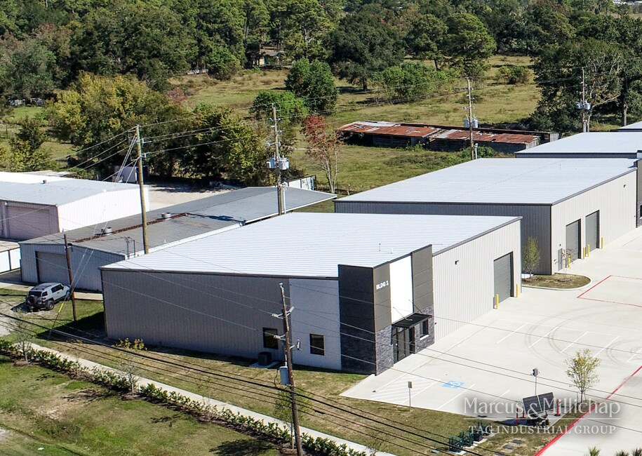 2323 S Houston Ave, Humble, TX à vendre Photo de l’immeuble– Image 1 sur 6