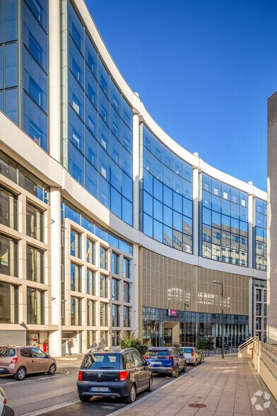 1 Rue Du Général Leclerc, Puteaux à louer - Photo de l’immeuble – Image 3 sur 13