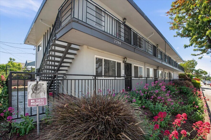 2244 12th Ave, Oakland, CA à vendre - Photo de l’immeuble – Image 3 sur 19