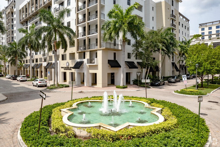 9 Plaza Real S, Boca Raton, FL à louer - Photo de l’immeuble – Image 3 sur 51