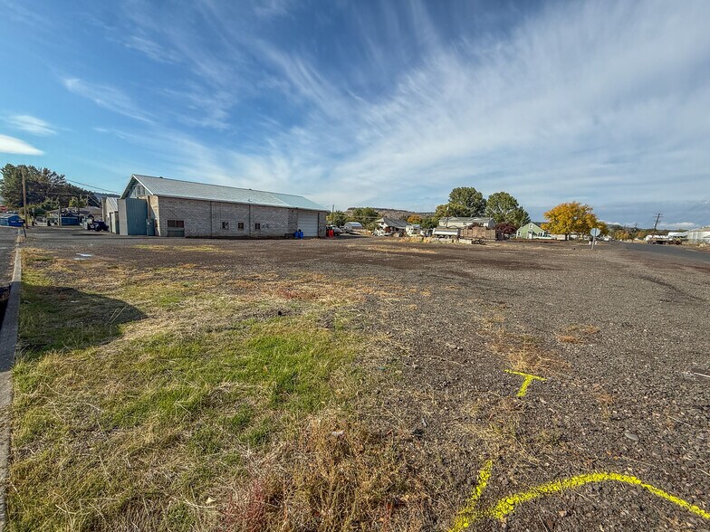 937 NW Beaver St, Prineville, OR à vendre - Photo de l’immeuble – Image 3 sur 12