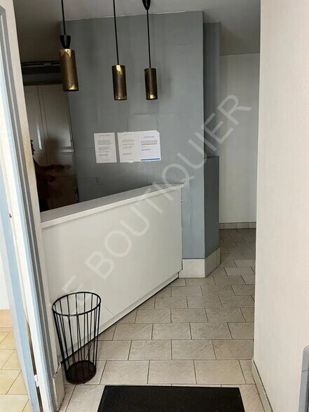Local commercial dans Colombes à vendre - Photo de l’immeuble – Image 3 sur 9