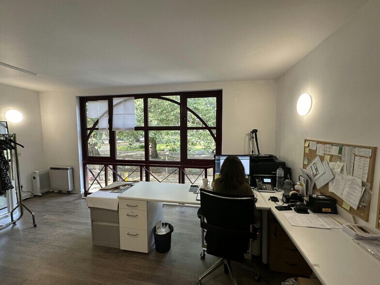 Putney Bridge Rd, Londres à louer - Photo de l’immeuble – Image 3 sur 4