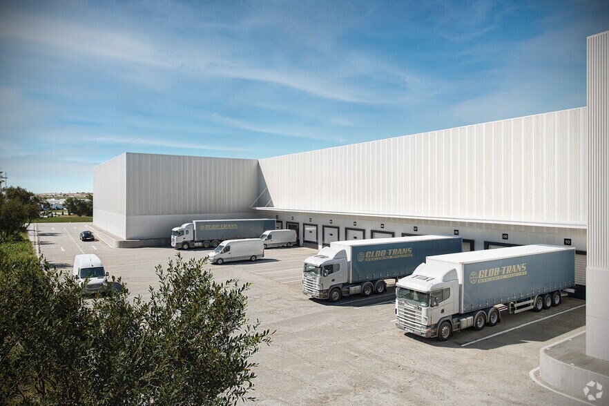 P.I. Prado de las Monjas, Alcalá de Henares, Madrid à louer - Photo de l’immeuble – Image 1 sur 20