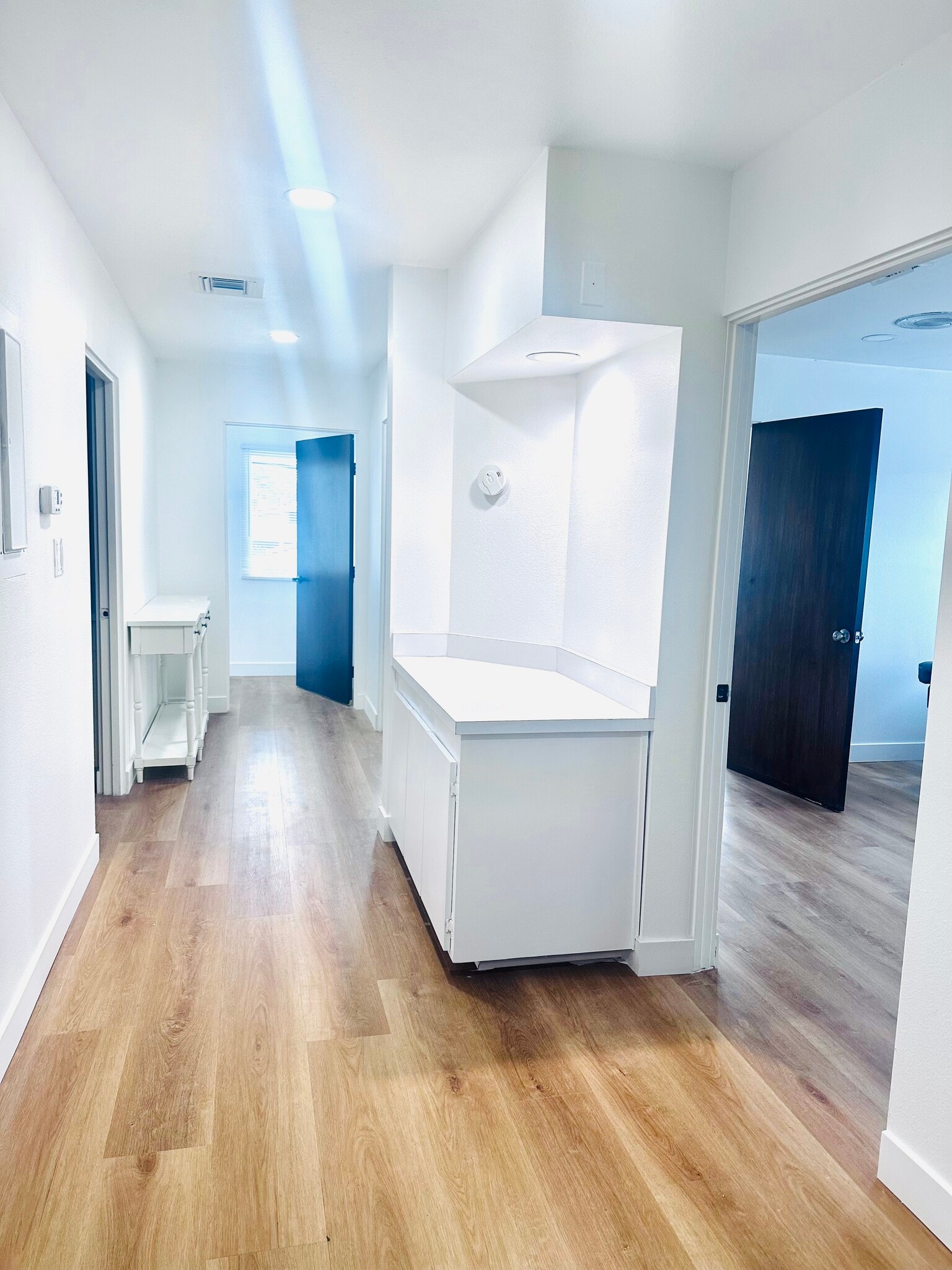 18821 Delaware St, Huntington Beach, CA à louer Photo intérieure– Image 1 sur 14