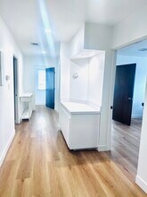 18821 Delaware St, Huntington Beach, CA à louer Photo intérieure– Image 1 sur 14