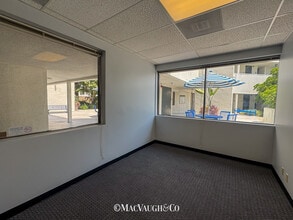 650 Sierra Madre Villa Ave, Pasadena, CA à louer Photo intérieure– Image 1 sur 8