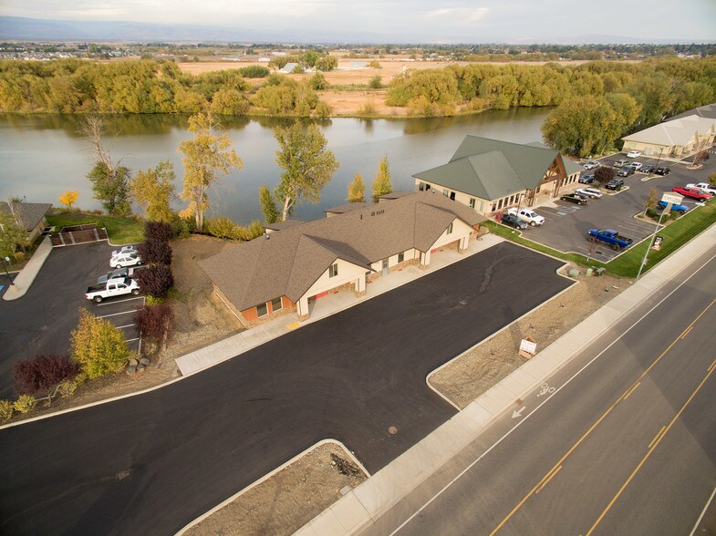 2309 W Dolarway Rd, Ellensburg, WA à louer - Photo de l’immeuble – Image 3 sur 15