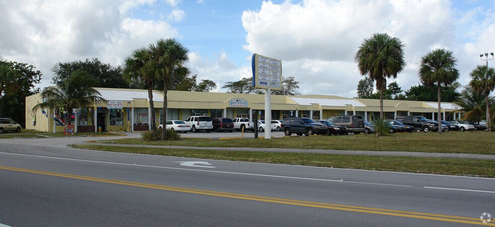 7601-7625 Davie Road Ext, Hollywood, FL à louer - Photo de l’immeuble – Image 2 sur 15