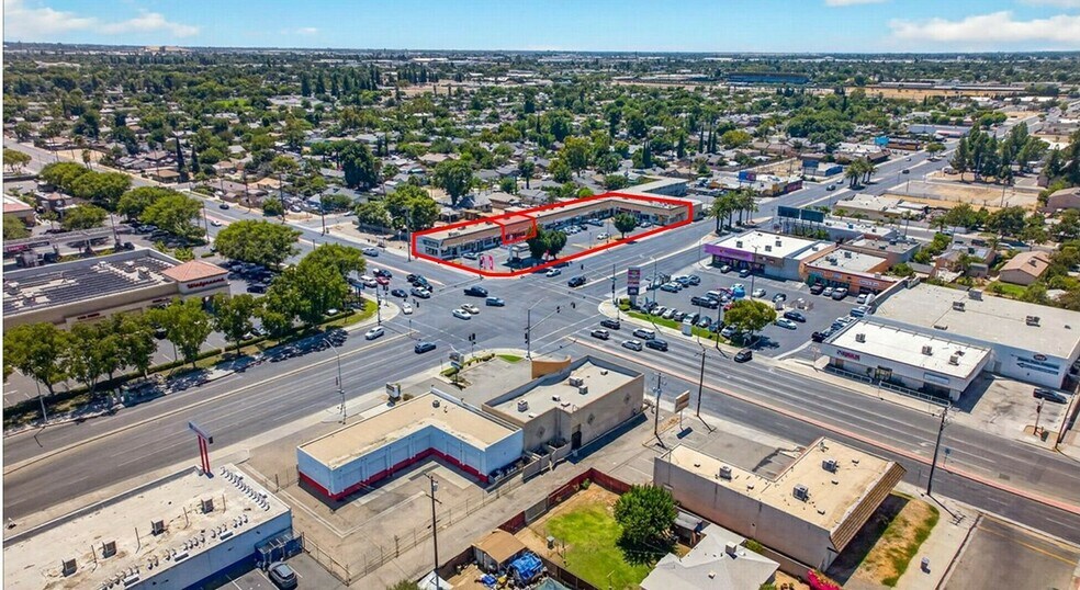 4776-4798 E Kings Canyon Rd, Fresno, CA à louer - Photo de l’immeuble – Image 2 sur 20