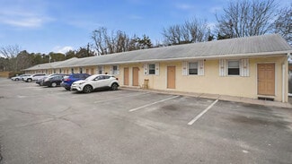 Plus de détails pour 2201 North Rd, Hampton Bays, NY - Logement à vendre