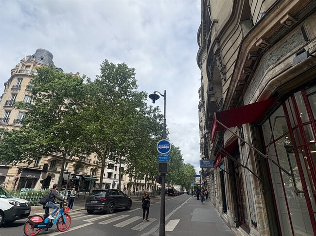 Plus de détails pour Local commercial à louer