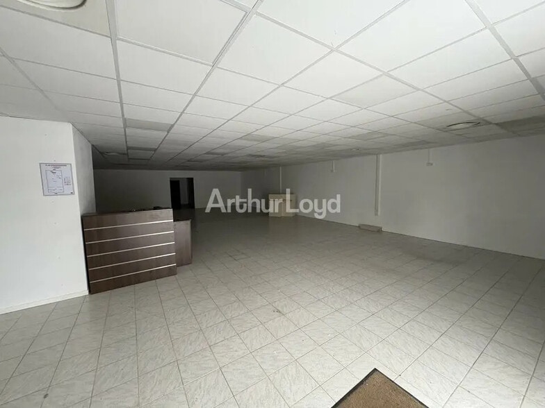 Local commercial dans Pierry à louer - Photo intérieure – Image 1 sur 7