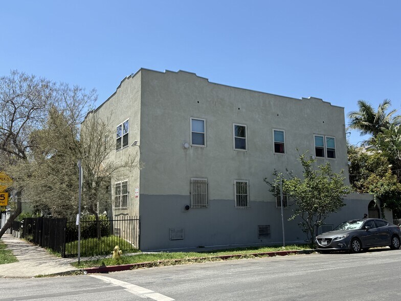 881 N Oxford Ave, Los Angeles, CA à vendre - Photo de l’immeuble – Image 3 sur 14