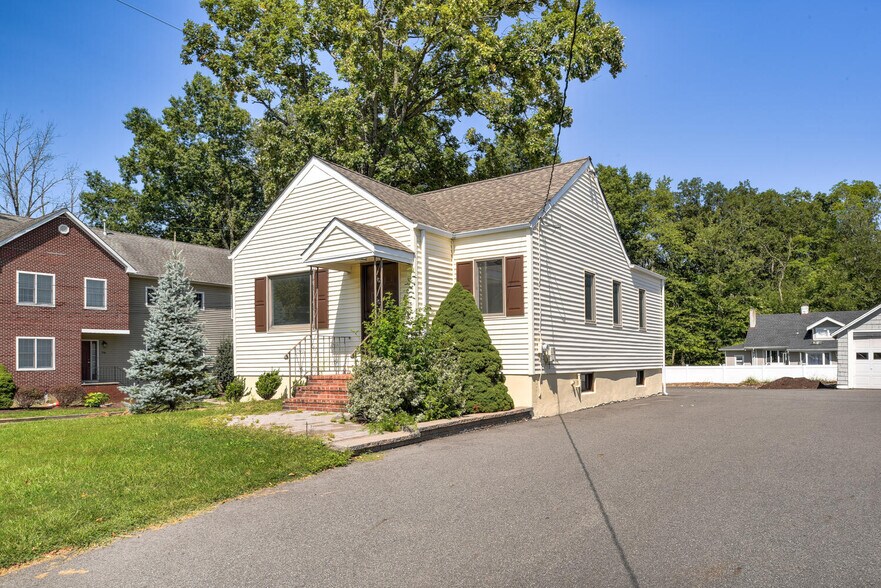 120 Snyder Ave, Berkeley Heights, NJ à vendre - Photo de l’immeuble – Image 2 sur 9