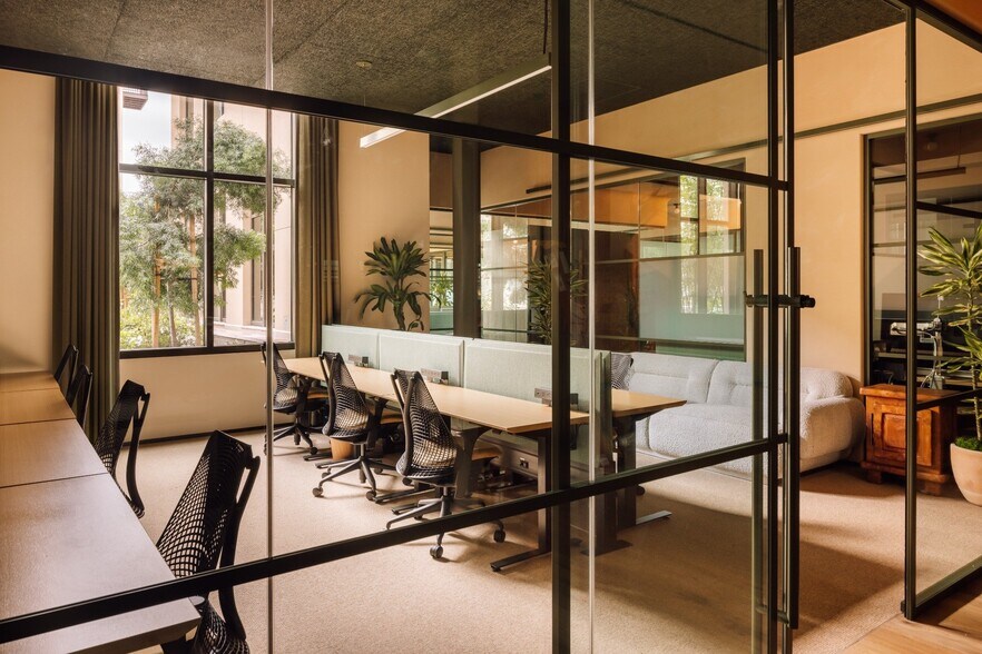 1300 El Camino Real, Menlo Park, CA à louer - Photo intérieure – Image 3 sur 34