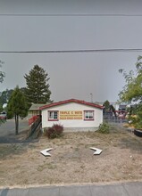 2917 N Pacific Hwy, Woodburn, OR à louer Photo de l’immeuble– Image 1 sur 8