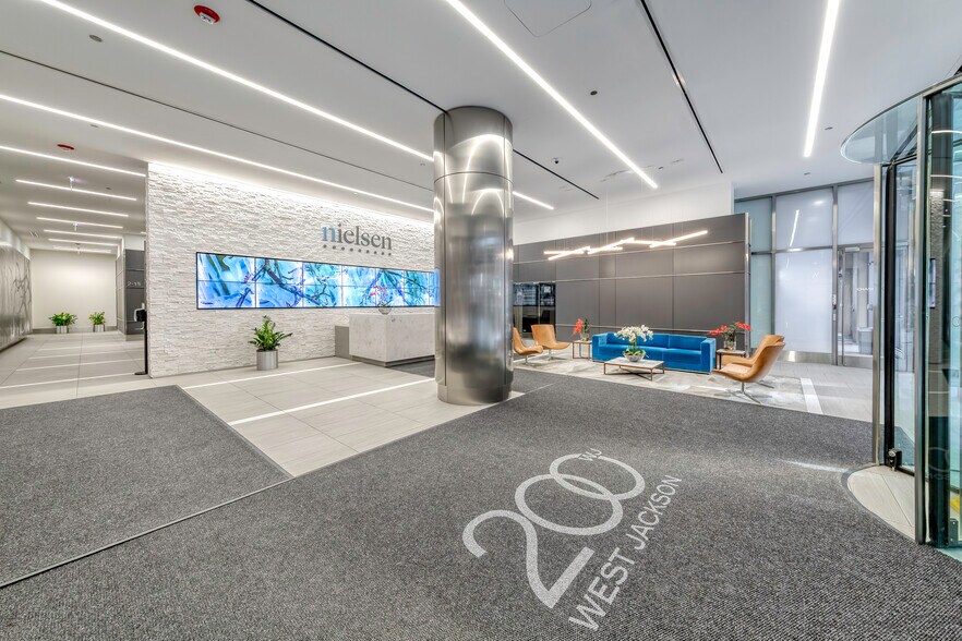 200 W Jackson Blvd, Chicago, IL à louer - Hall d’entrée – Image 2 sur 18