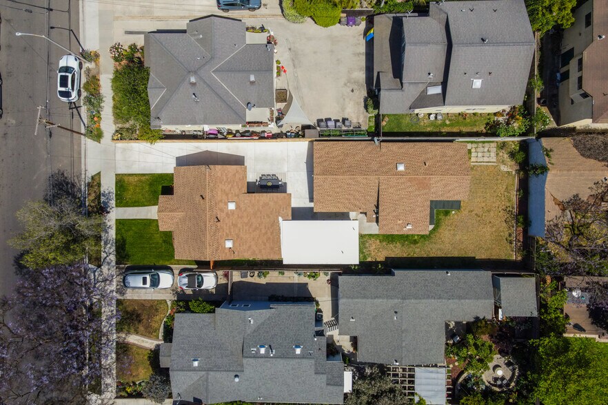 4110 E Vermont St, Long Beach, CA à vendre - Photo de l’immeuble – Image 3 sur 39