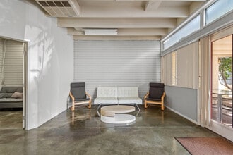 1108 Tamarind Ave, Los Angeles, CA à vendre Photo intérieure– Image 2 sur 5
