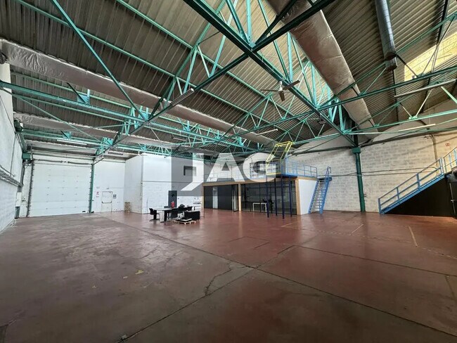 Plus de détails pour Bureau, Local d'activités à louer