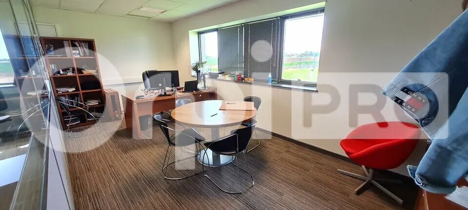 Bureau dans Plérin à louer - Photo de l’immeuble – Image 3 sur 8