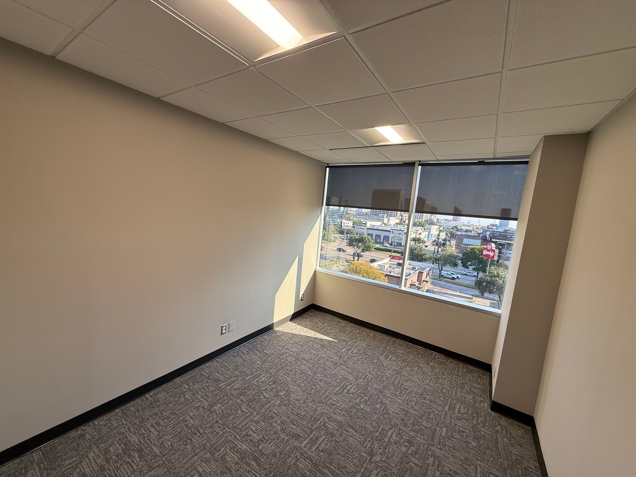 14110 N Dallas Pky, Dallas, TX à louer Photo intérieure– Image 1 sur 1