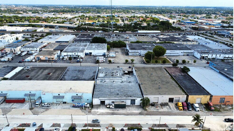 507 W 17th St, Hialeah, FL à vendre - Photo de l’immeuble – Image 2 sur 3