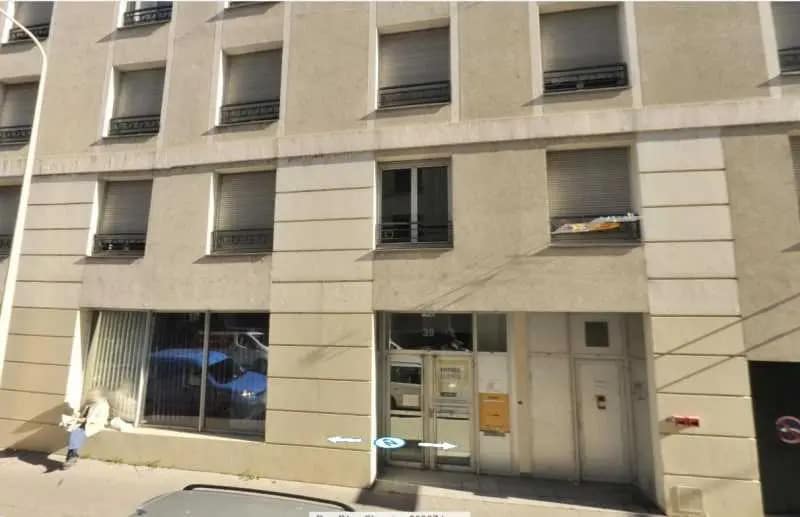 Local commercial dans Lyon à louer - Photo de l’immeuble – Image 1 sur 7