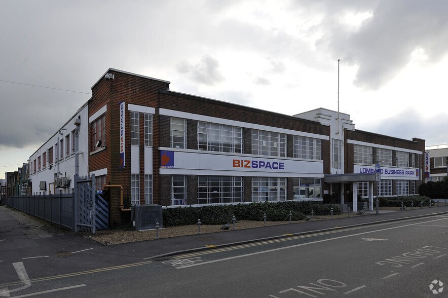 8 Lombard Rd, Londres à louer - Photo de l’immeuble – Image 3 sur 62