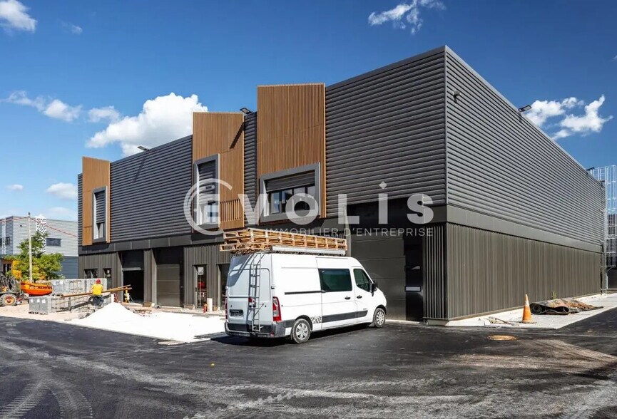 Rue Du Poteau, Courtry à vendre - Photo de l’immeuble – Image 2 sur 6