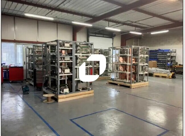 Plus de détails pour Bureau, Local d'activités à louer