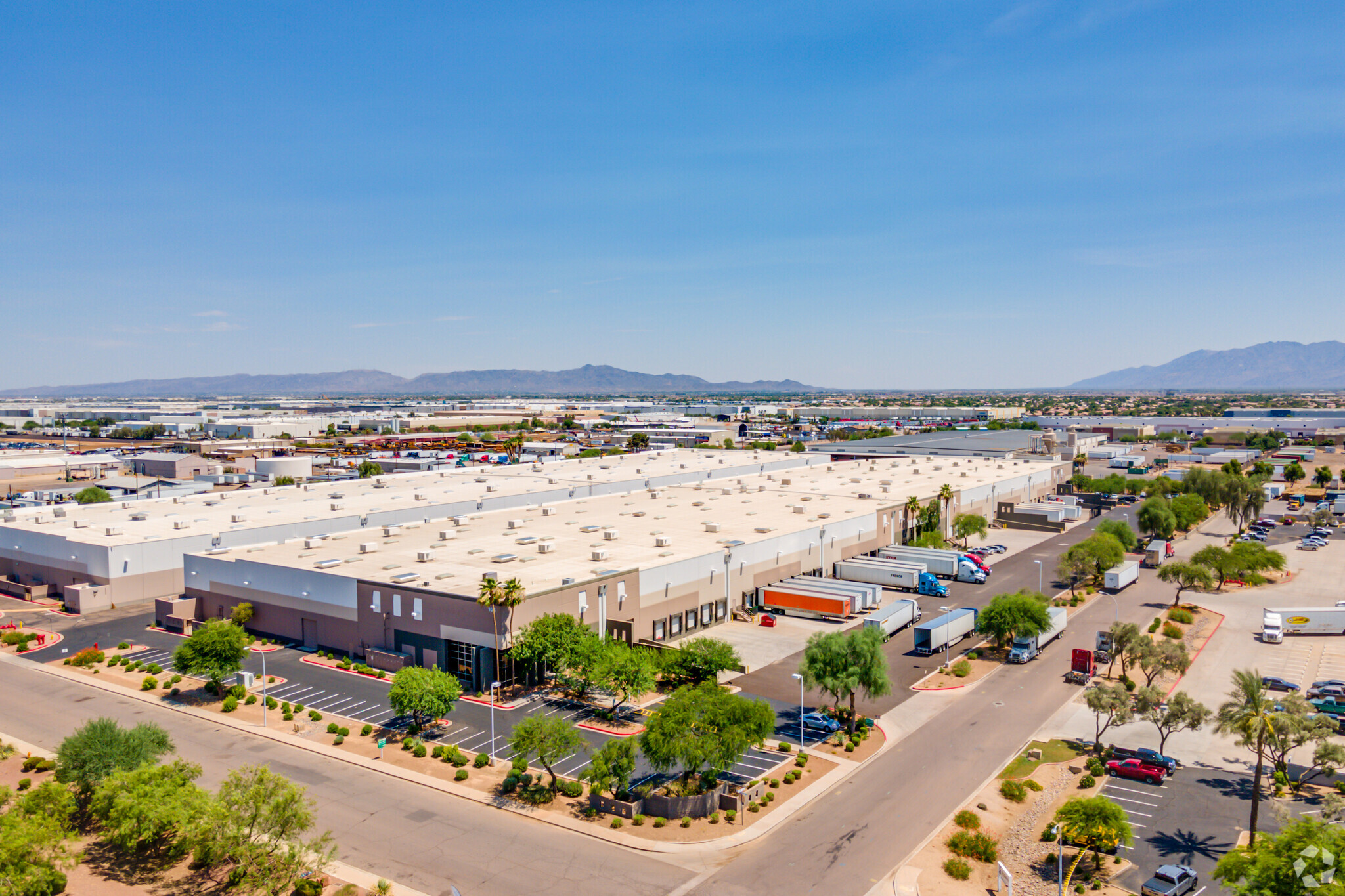 105 S 84th Ave, Tolleson, AZ à louer Photo de l’immeuble– Image 1 sur 6