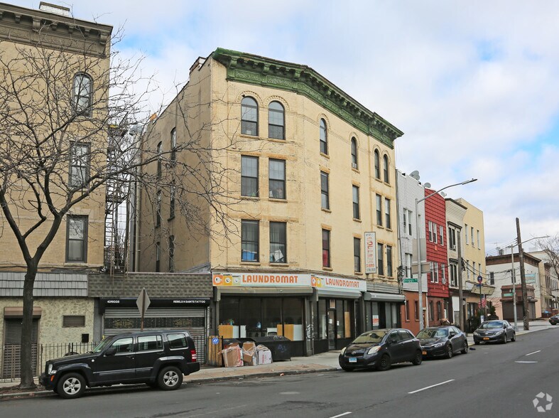 729-731 Meeker Ave, Brooklyn, NY à vendre - Photo principale – Image 1 sur 7