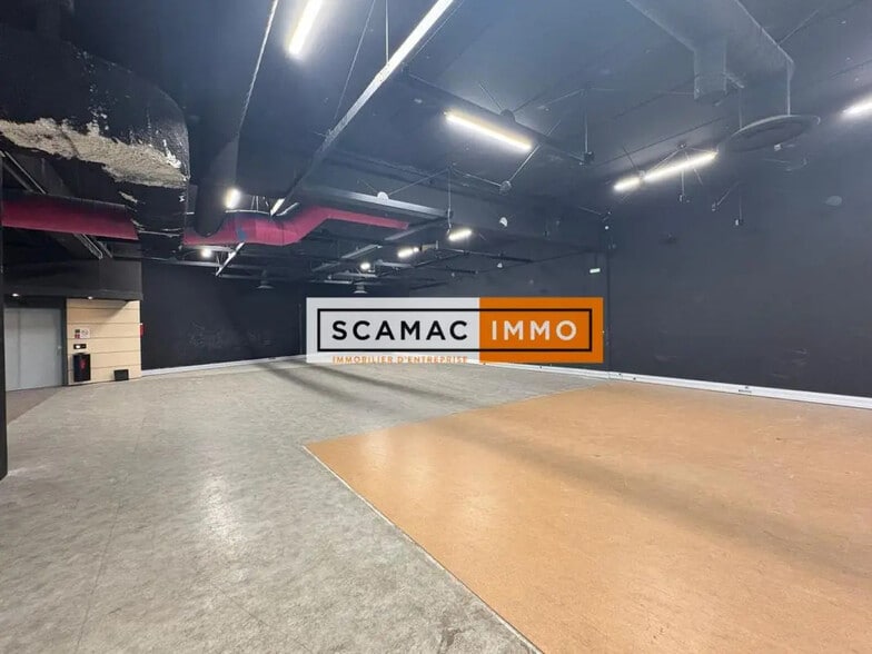 Industriel/Logistique dans Ivry-sur-Seine à louer - Photo de l’immeuble – Image 2 sur 9