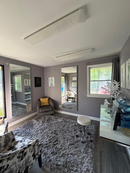 6733 Falls Of Neuse Rd, Raleigh, NC à louer - Photo de l’immeuble – Image 2 sur 8