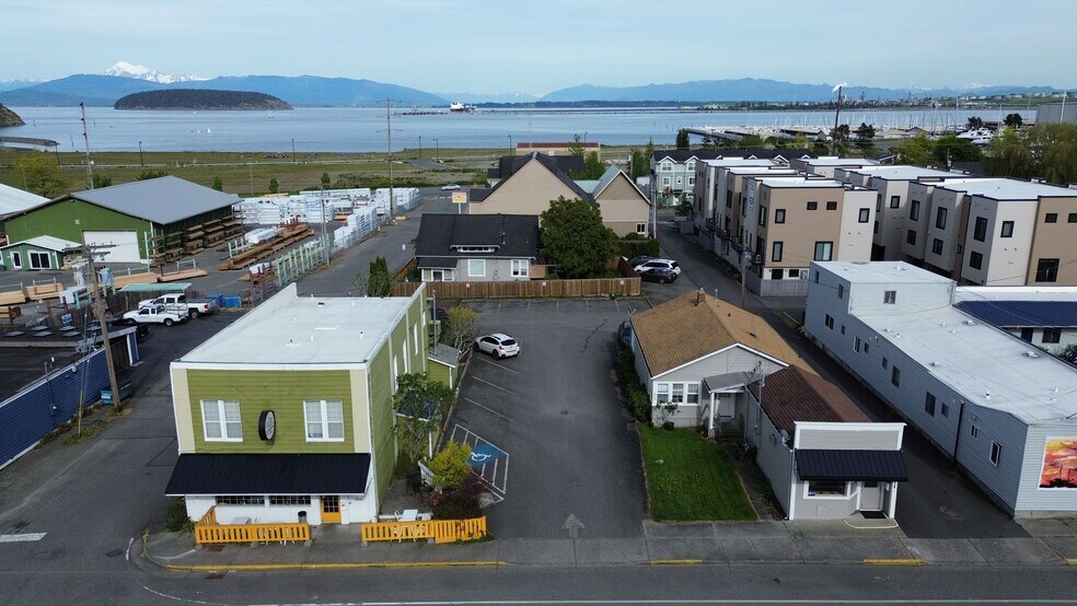 2001-2011 Commercial Ave, Anacortes, WA à vendre - Photo de l’immeuble – Image 1 sur 15