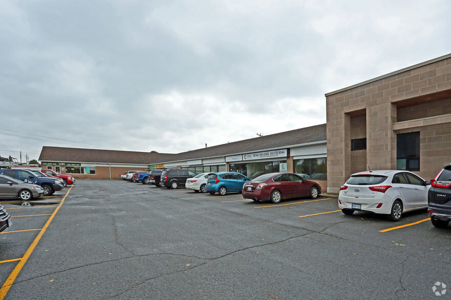 18 Manitou Cres, Loyalist, ON à louer - Photo de l’immeuble – Image 3 sur 4