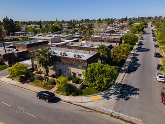 Plus de détails pour 2704 Cornell St, Bakersfield, CA - Logement à vendre