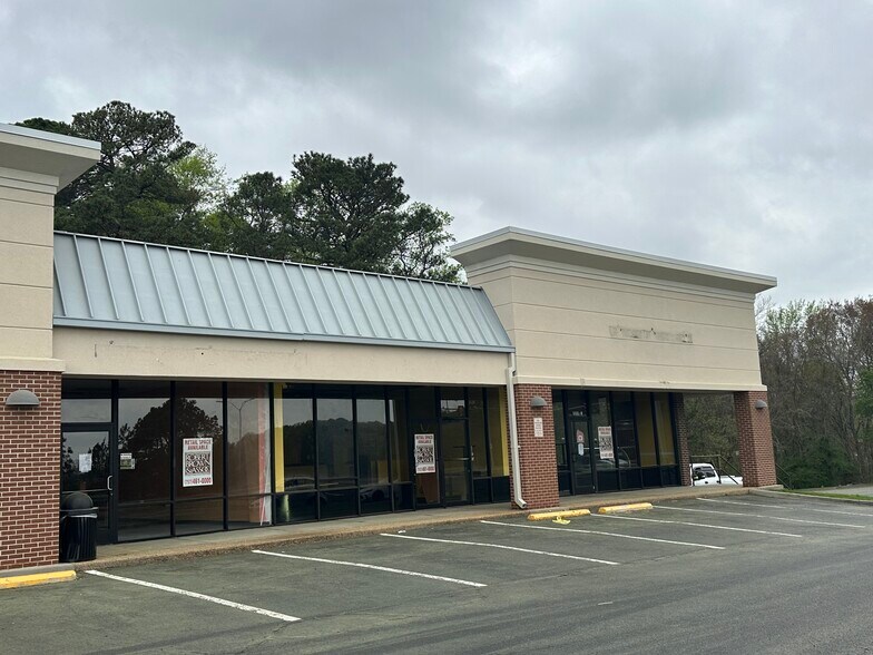 14501 Warwick Blvd, Newport News, VA à louer - Photo de l’immeuble – Image 1 sur 6