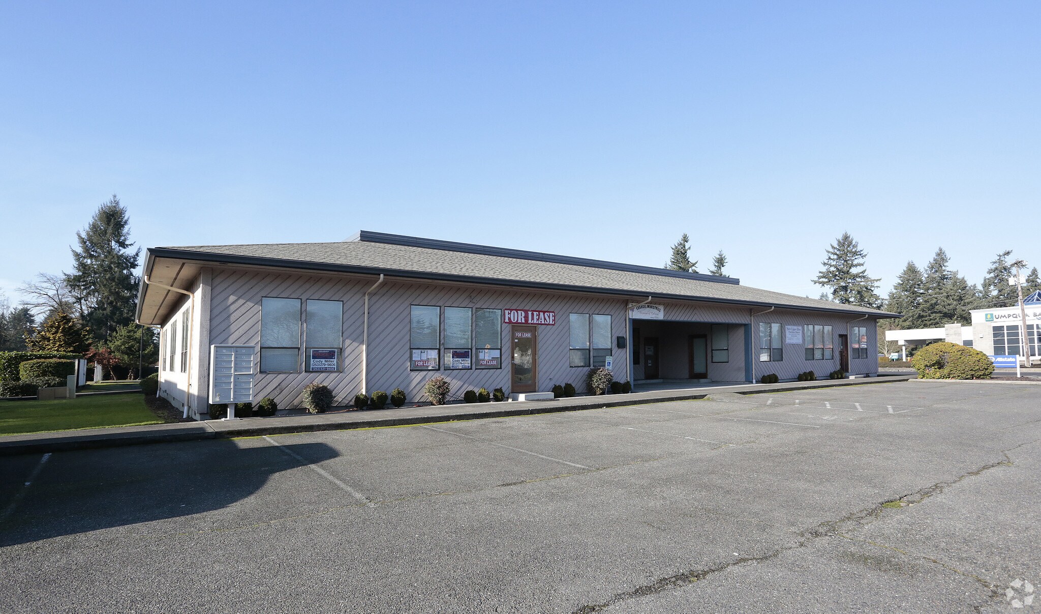 16218 Pacific Ave, Spanaway, WA à vendre Photo principale– Image 1 sur 4