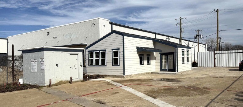 820 N Great Southwest Pky, Arlington, TX à vendre - Photo de l’immeuble – Image 2 sur 4