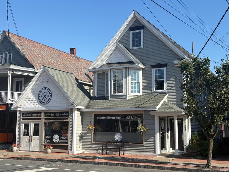 376 Delaware Ave, Delmar, NY à vendre - Photo de l’immeuble – Image 2 sur 2