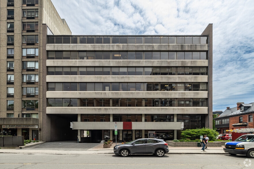 222 Somerset St W, Ottawa, ON à louer - Photo de l’immeuble – Image 3 sur 4