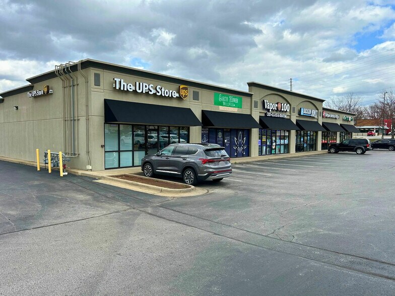 1315-1325 W Sunshine St, Springfield, MO à louer - Photo de l’immeuble – Image 2 sur 15
