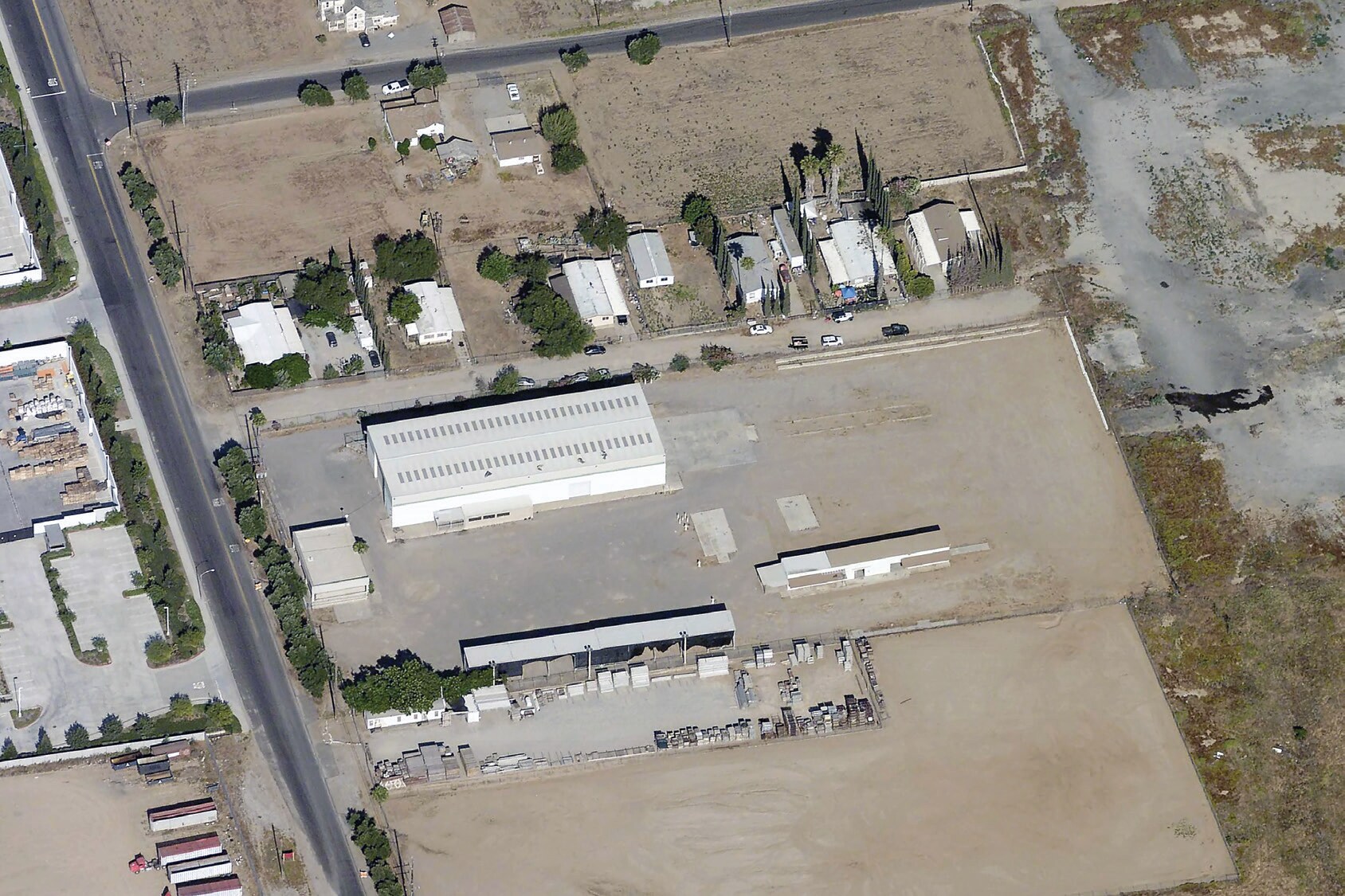 23447 Cajalco Rd, Perris, CA à vendre Photo de l’immeuble– Image 1 sur 9